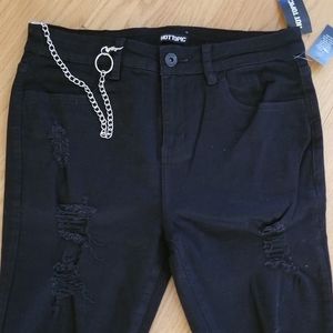 NWT Cut off Shorts Chain (key - wallet holder) Size 32 Black